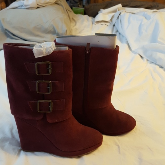NWOT wine colored  leather suede wedge - Picture 4 of 5